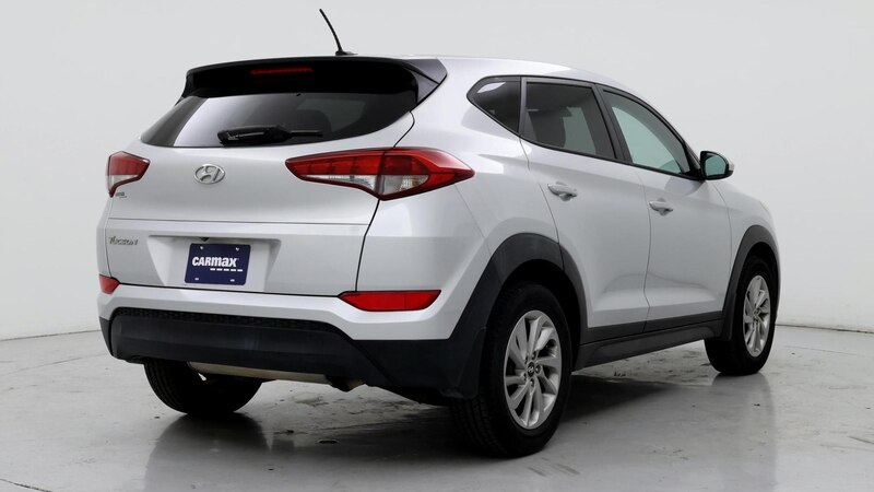 2016 Hyundai Tucson SE 8