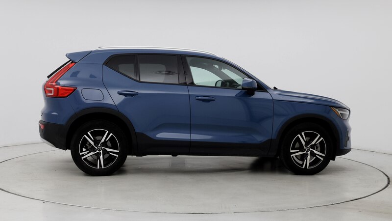 2023 Volvo XC40 B4 Core 7