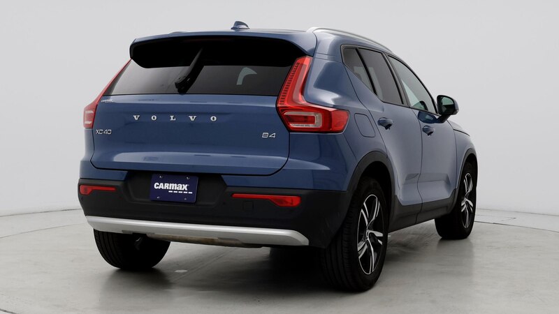 2023 Volvo XC40 B4 Core 8