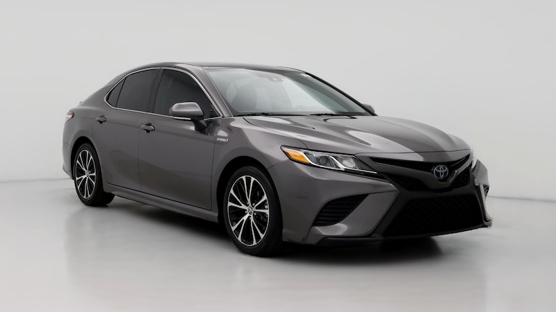 2020 Toyota Camry SE Hero Image