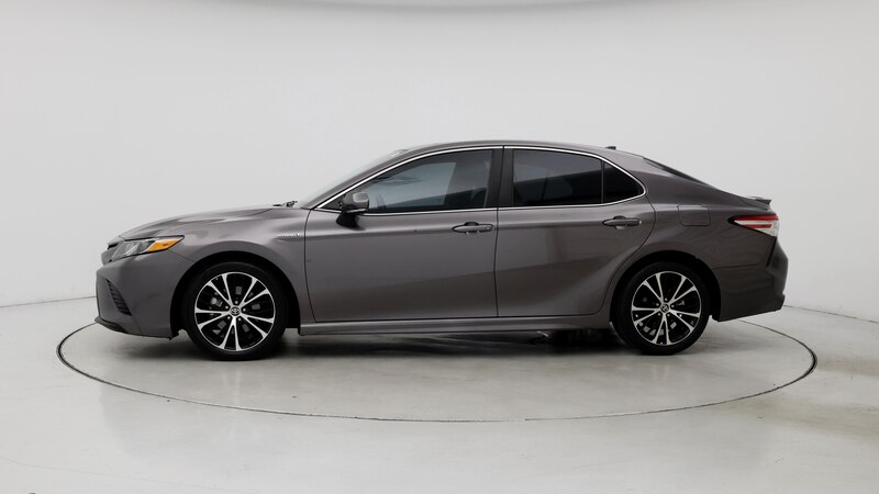 2020 Toyota Camry SE 3