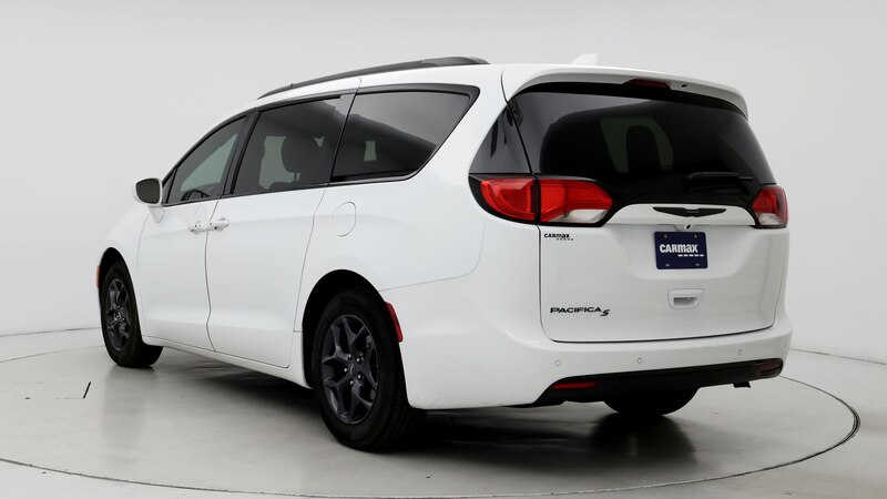 2020 Chrysler Pacifica Touring 2