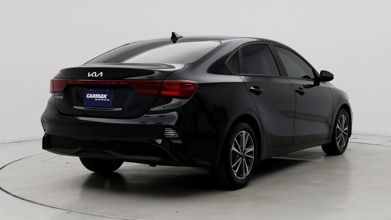 2023 Kia Forte LXS 8