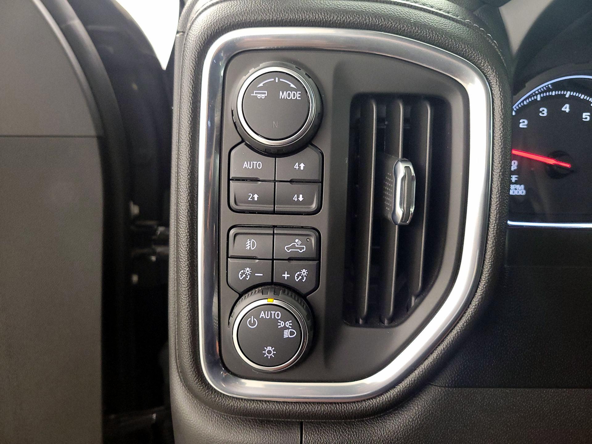 Thumbnail: 2020 Chevrolet Silverado 1500 - 13