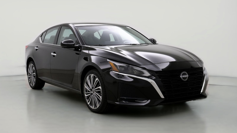 2023 Nissan Altima SL Hero Image