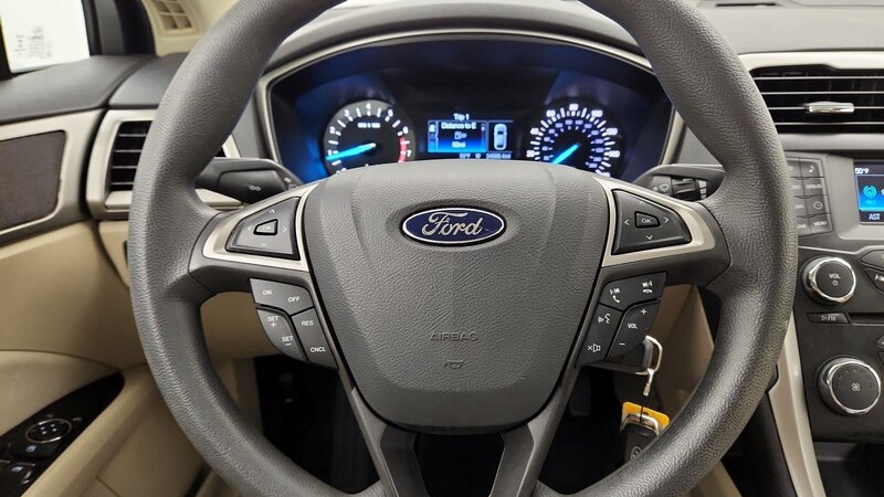 2014 Ford Fusion SE 10