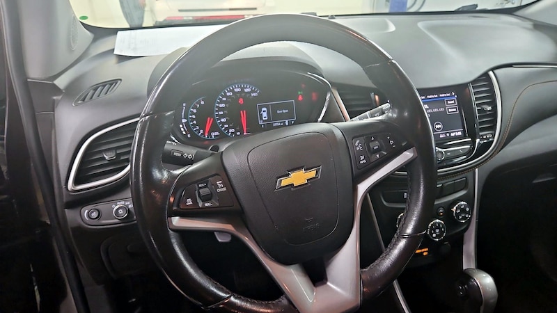 2022 Chevrolet Trax LT 9