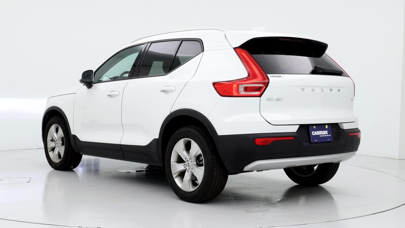 2022 Volvo XC40 T4 Momentum 2