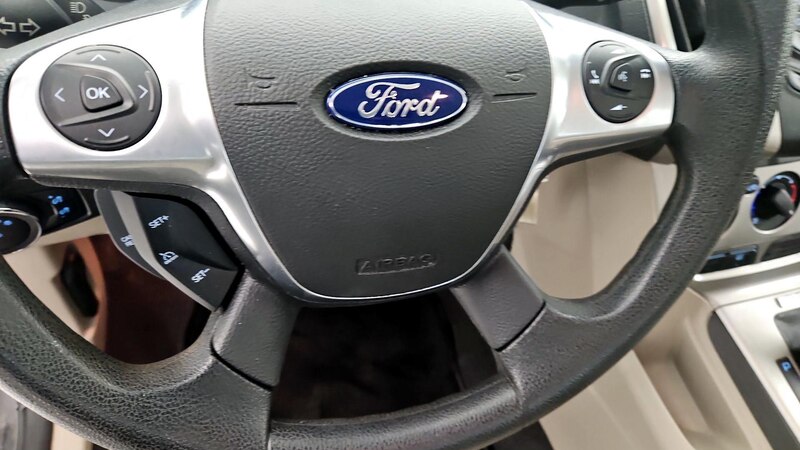 2014 Ford Focus SE 10