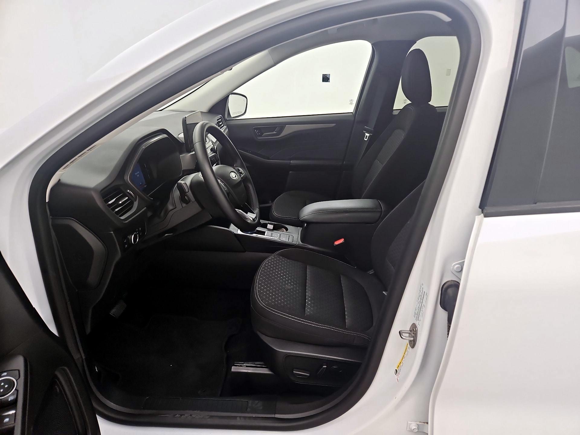 Thumbnail: 2023 Ford Escape - 11