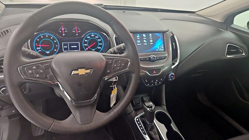 2017 Chevrolet Cruze LT 9