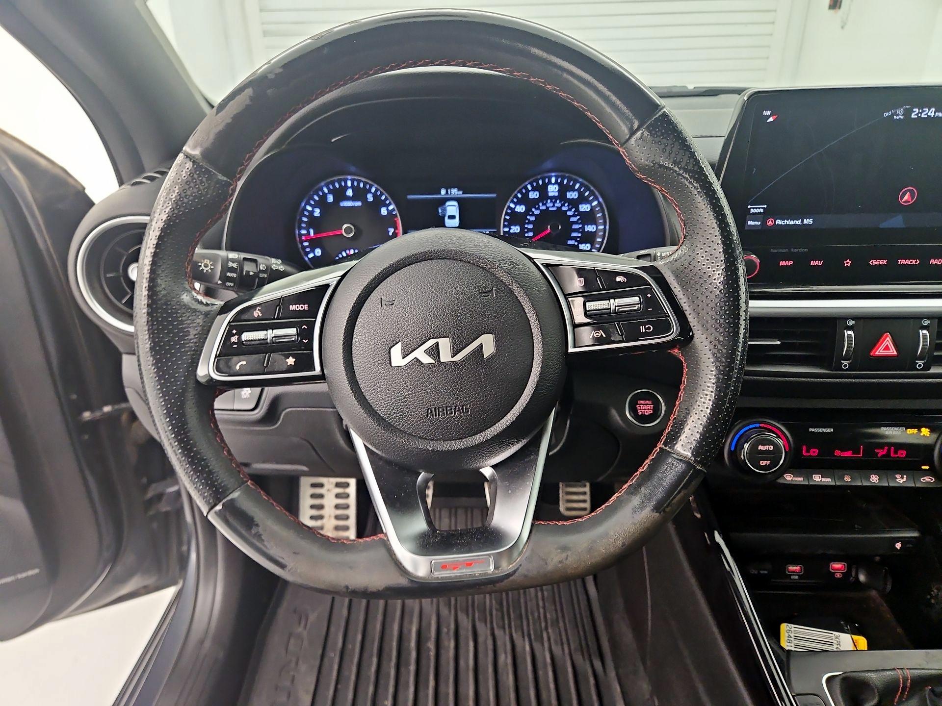Thumbnail: 2022 Kia Forte - 10