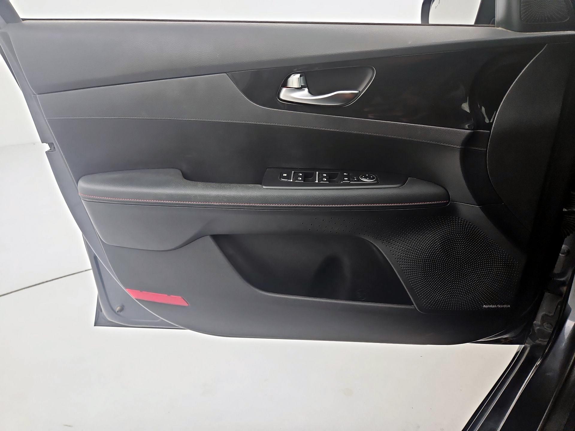 Thumbnail: 2022 Kia Forte - 12