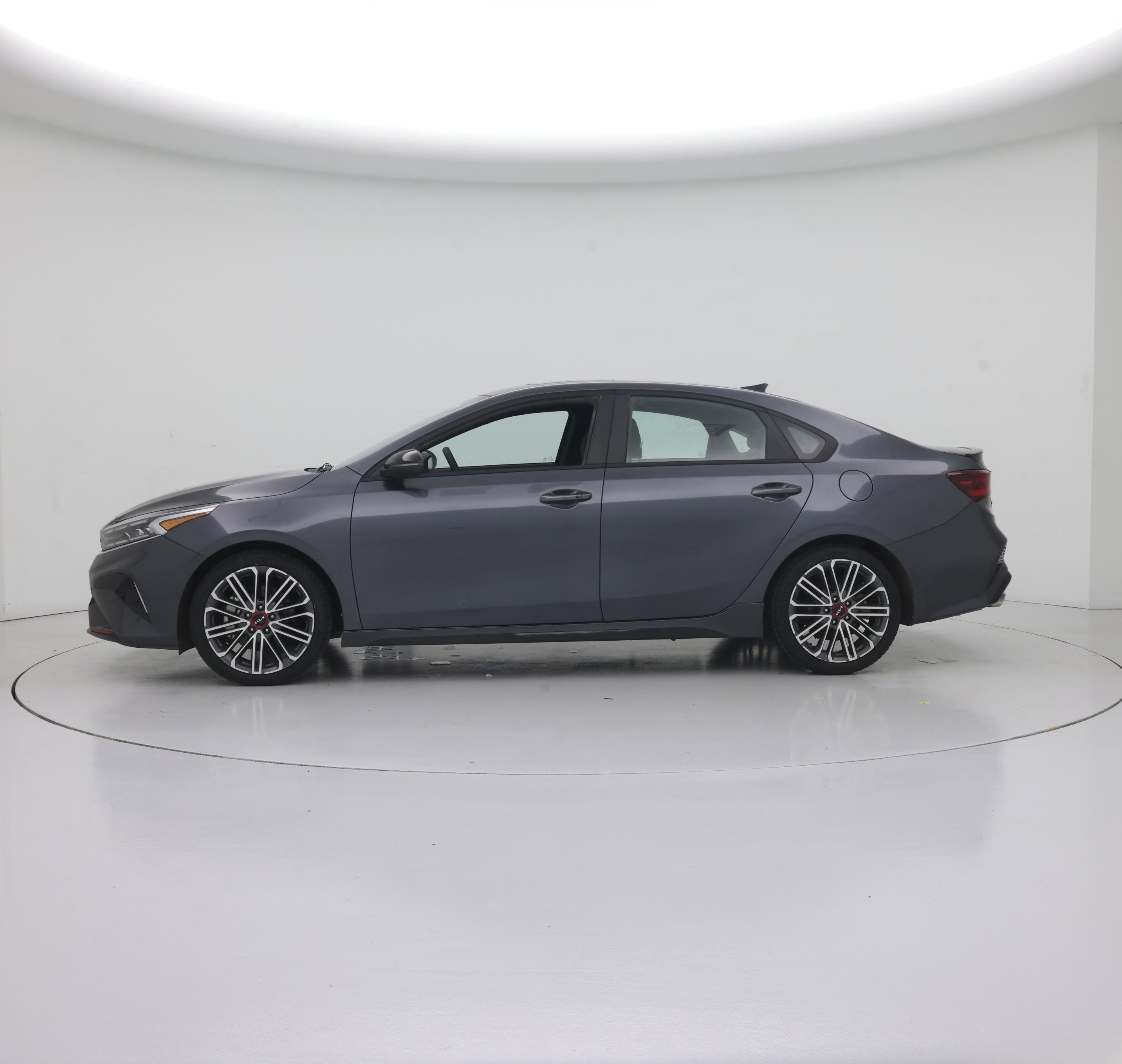 Thumbnail: 2022 Kia Forte - 3