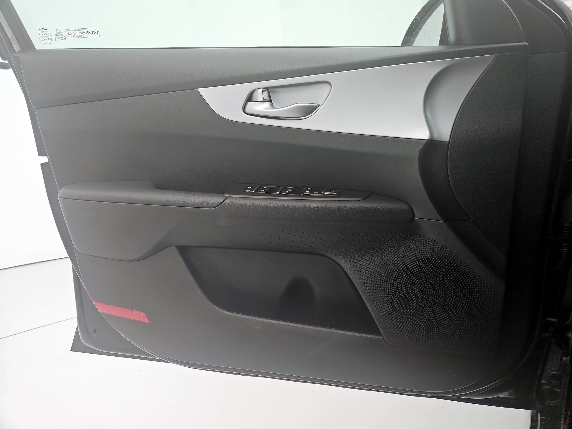 Thumbnail: 2023 Kia Forte - 12