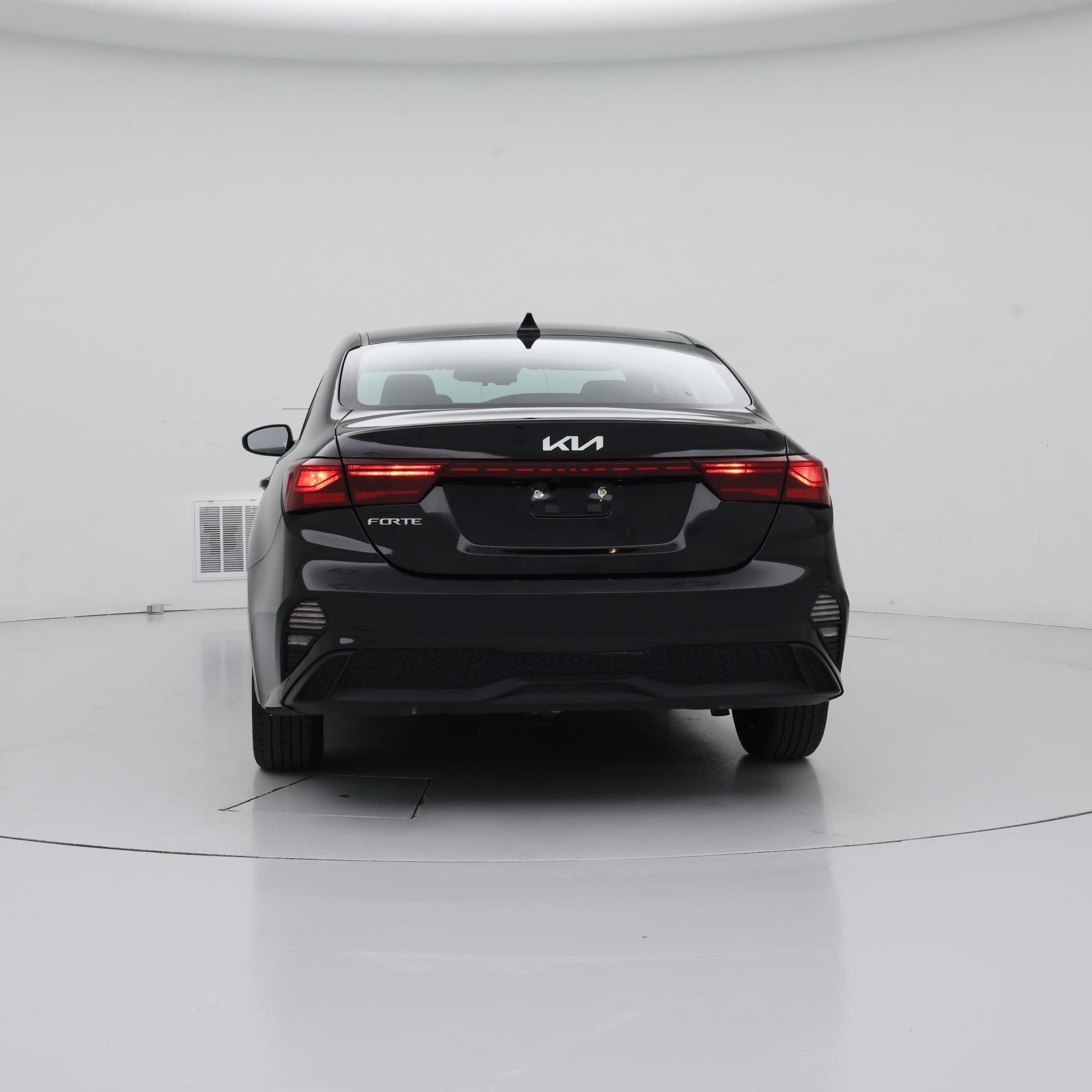 Thumbnail: 2023 Kia Forte - 6