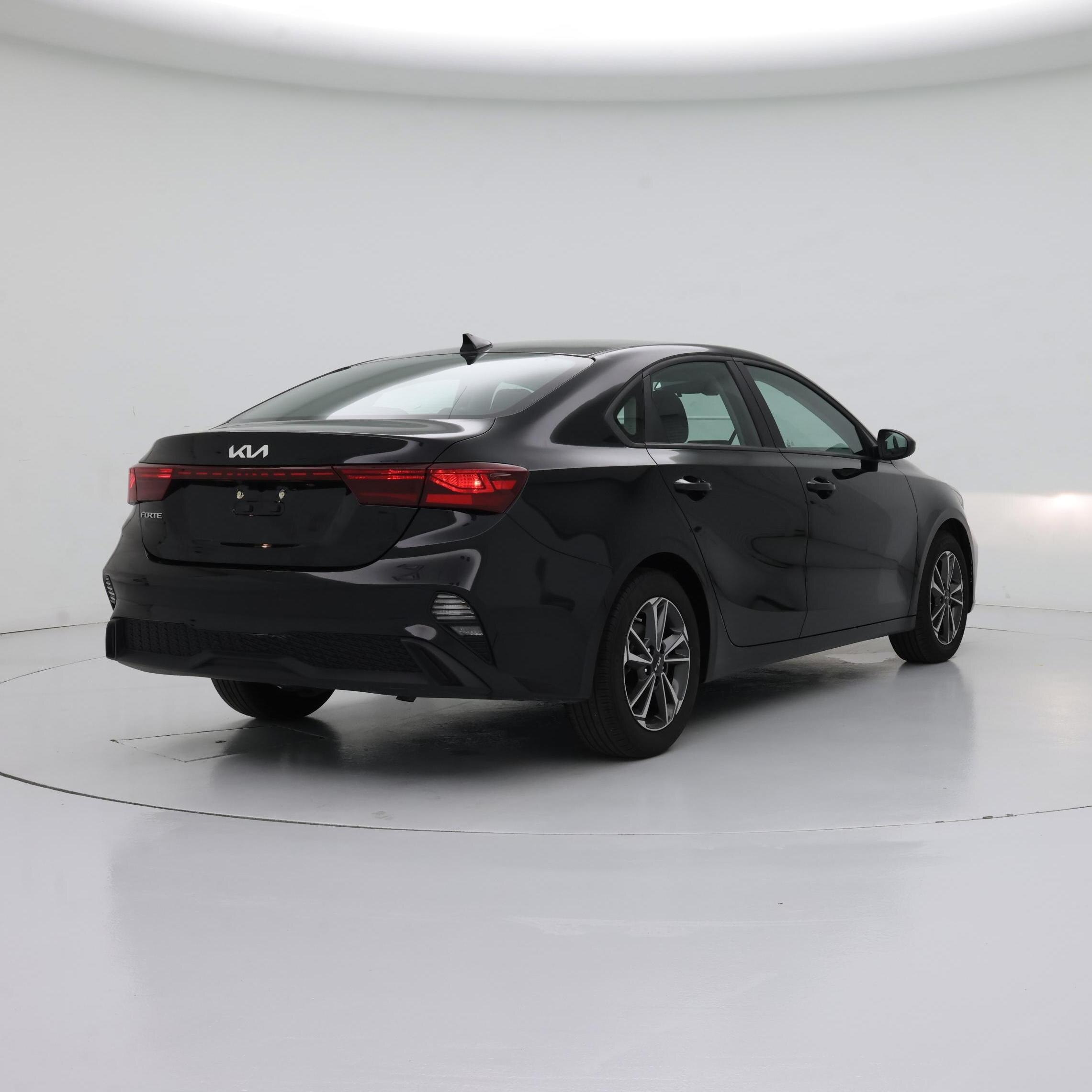 Thumbnail: 2023 Kia Forte - 8