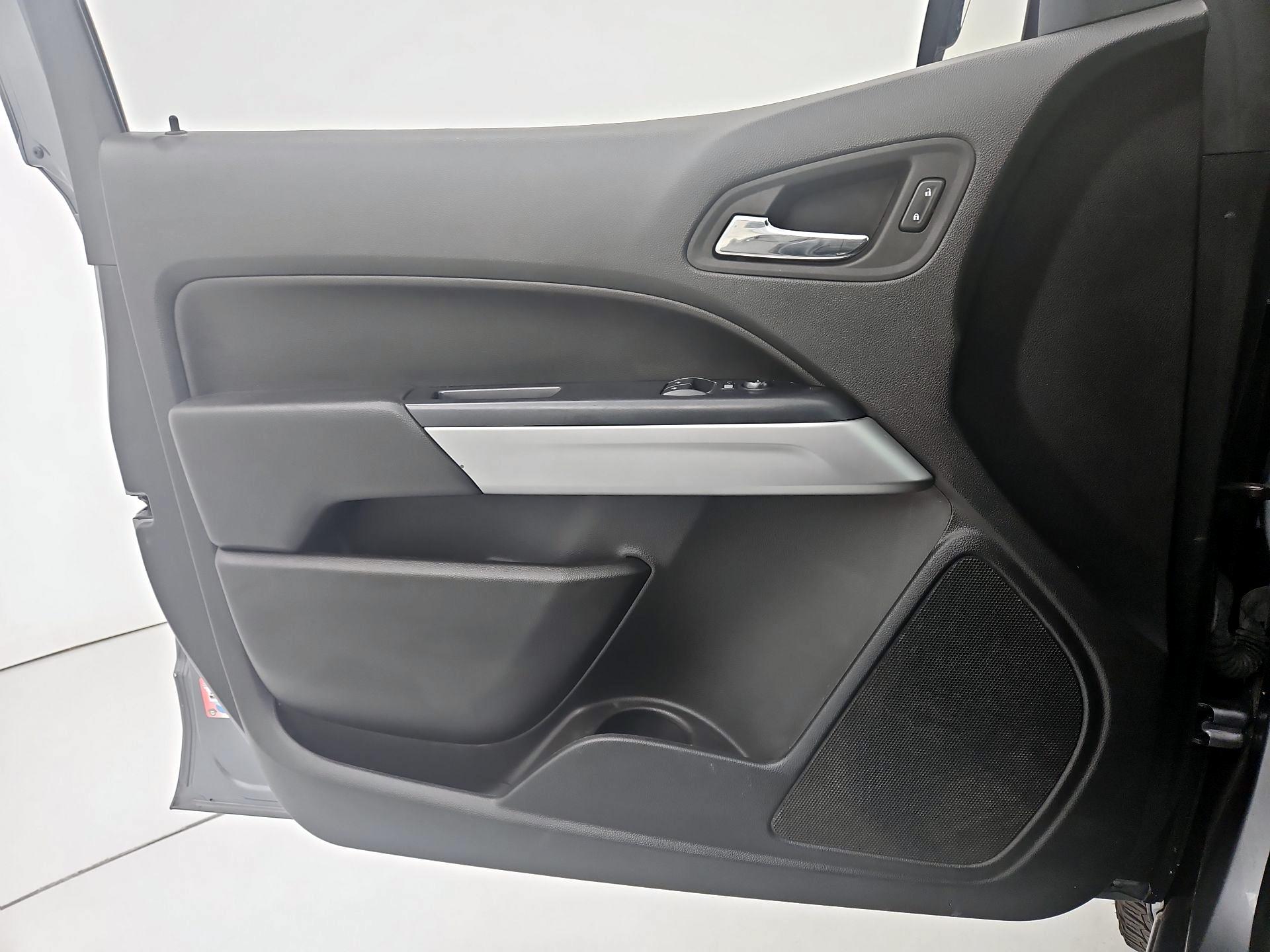 Thumbnail: 2022 Chevrolet Colorado - 12