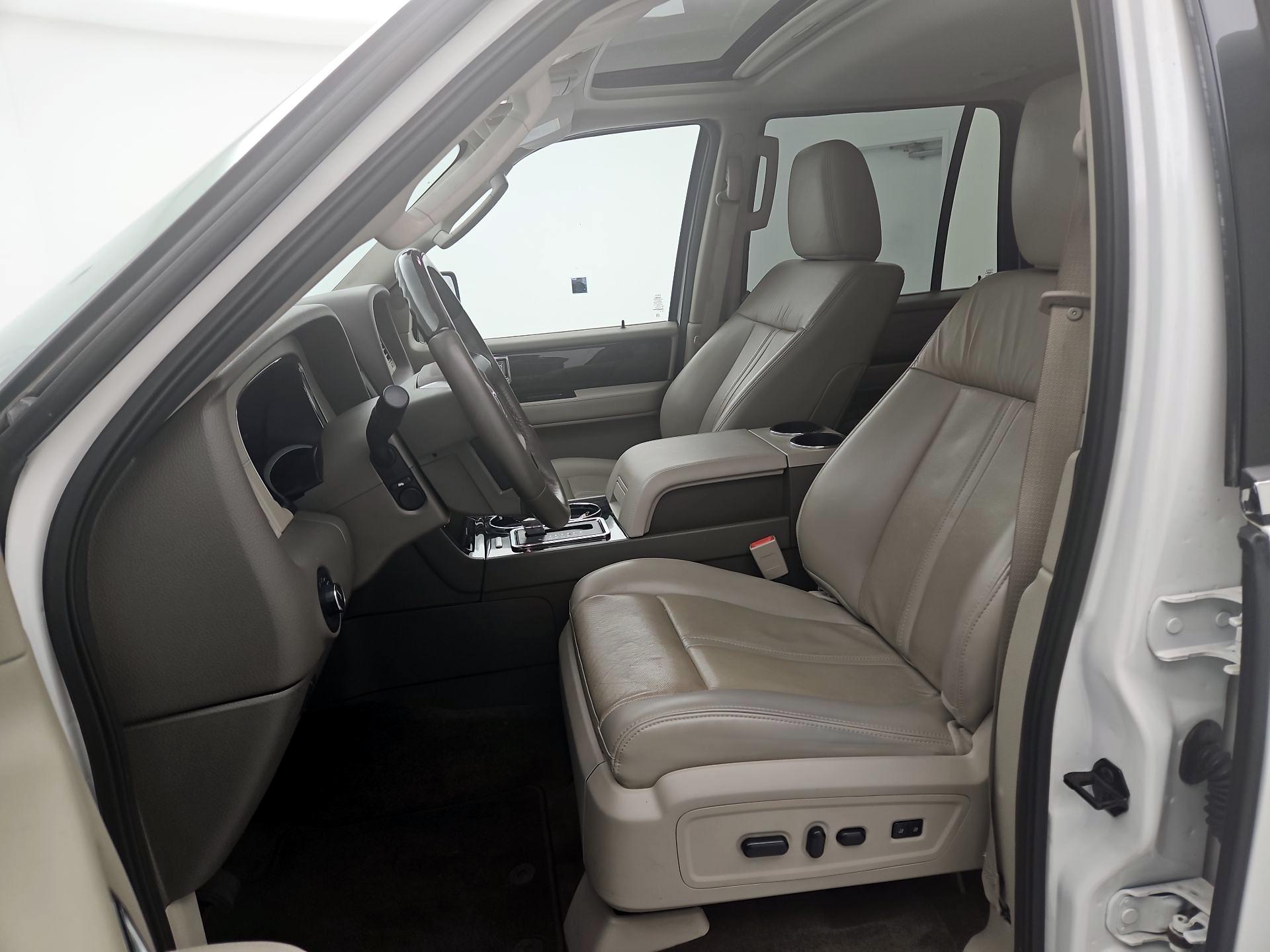 Thumbnail: 2017 Lincoln Navigator - 11