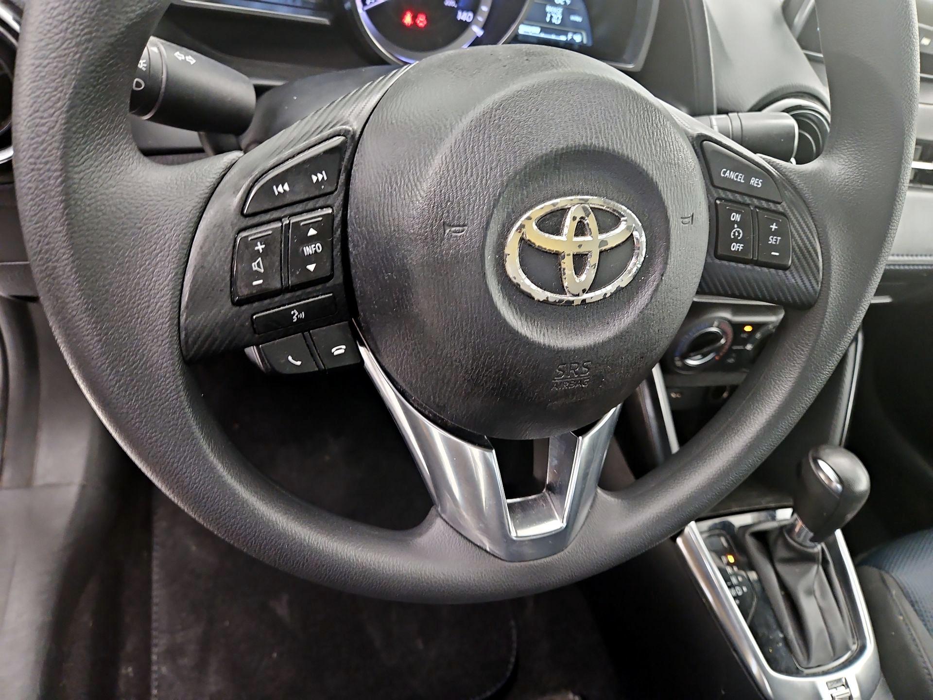 Thumbnail: 2017 Toyota Yaris iA - 10