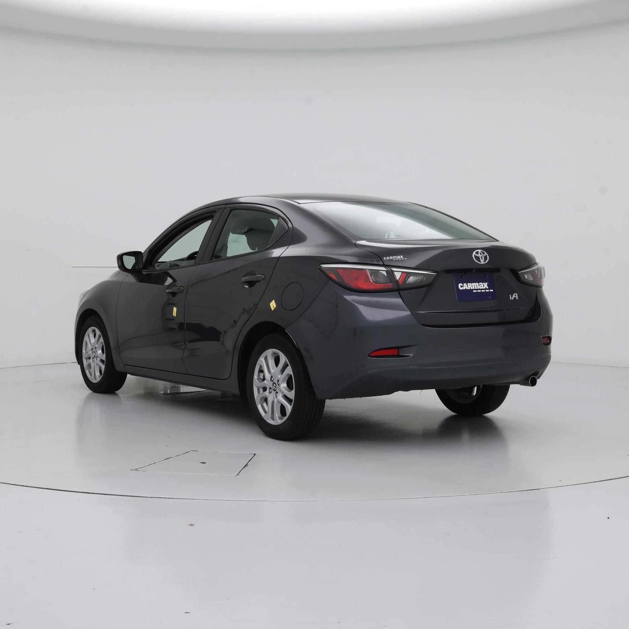 Thumbnail: 2017 Toyota Yaris iA - 2
