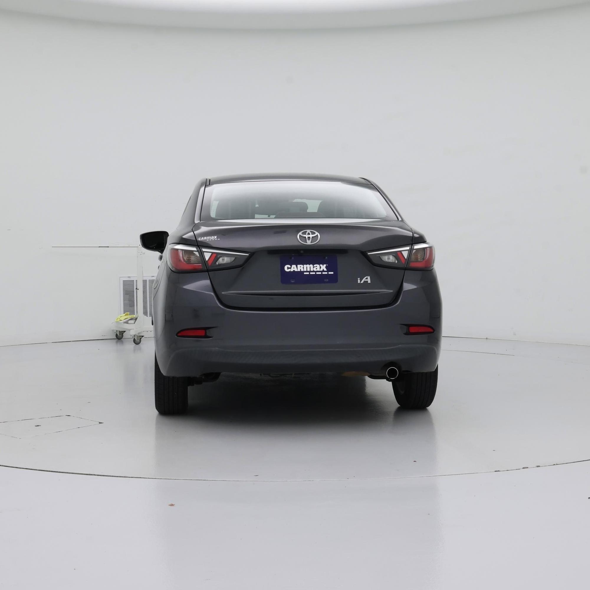 Thumbnail: 2017 Toyota Yaris iA - 6
