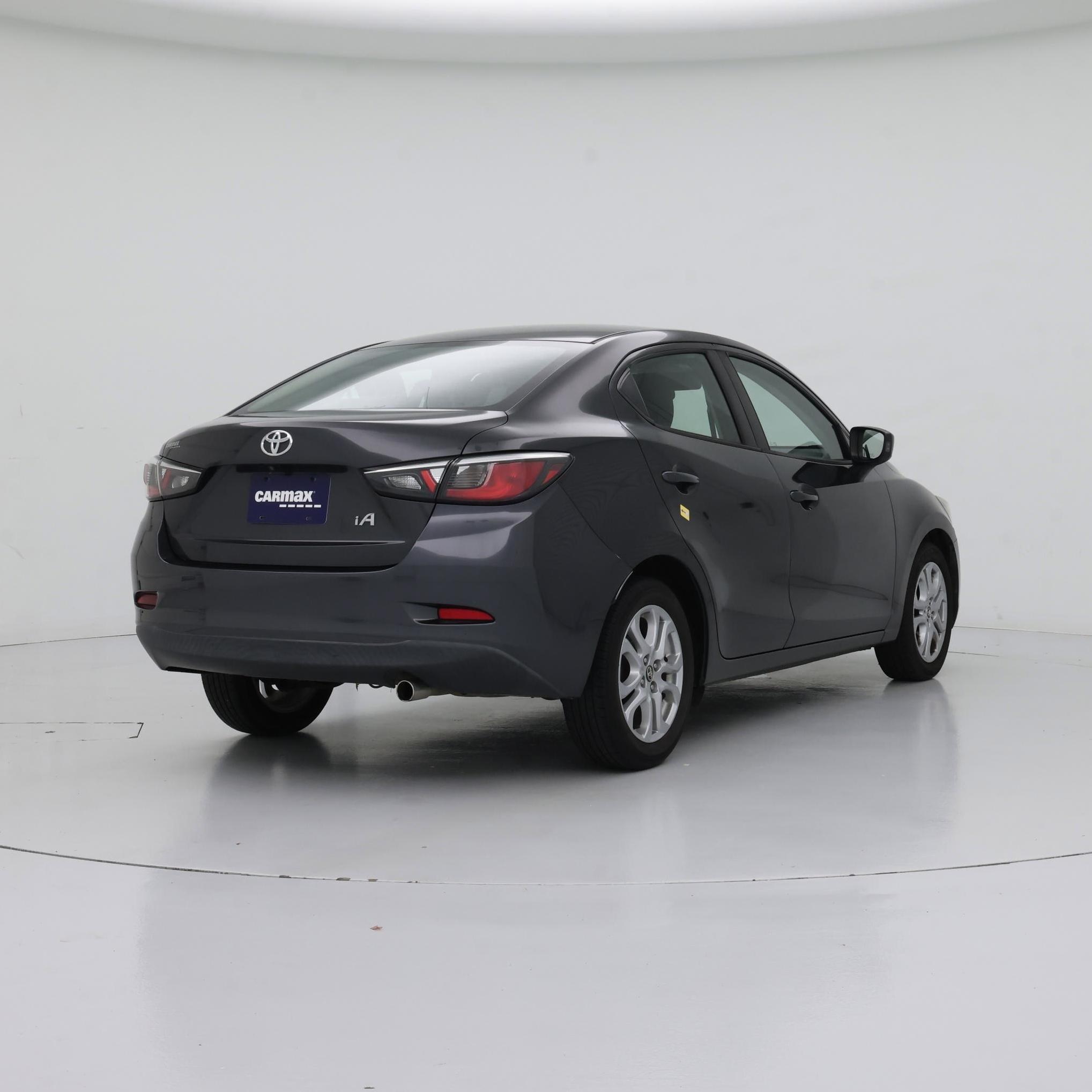 Thumbnail: 2017 Toyota Yaris iA - 8