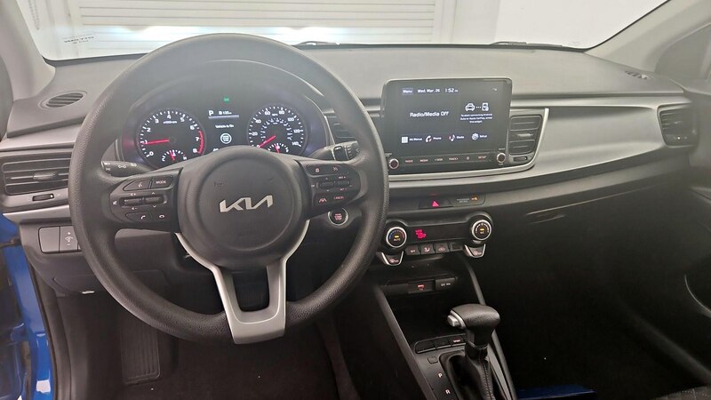 2023 Kia Rio LX 9