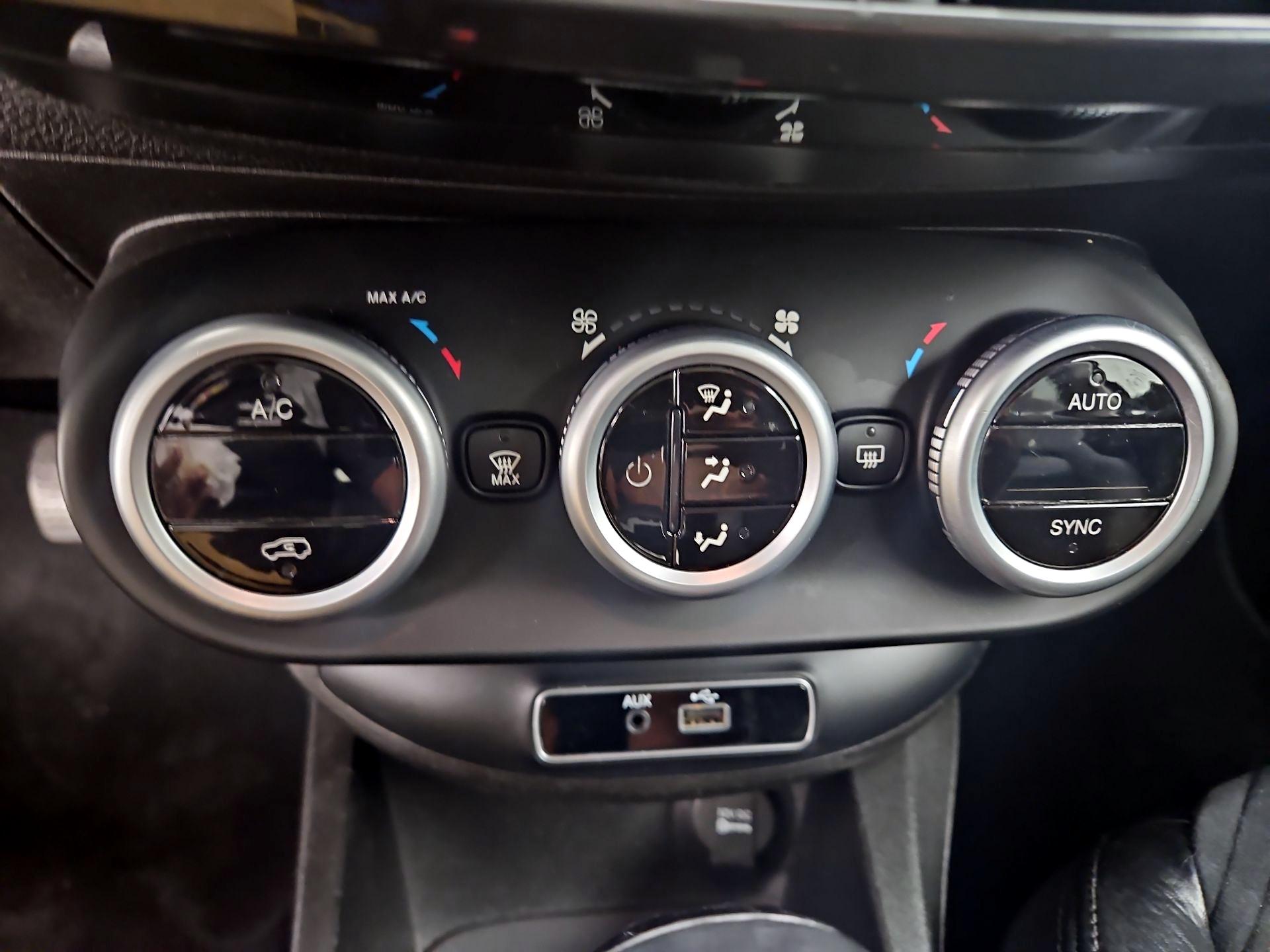 Thumbnail: 2017 Fiat 500X - 16