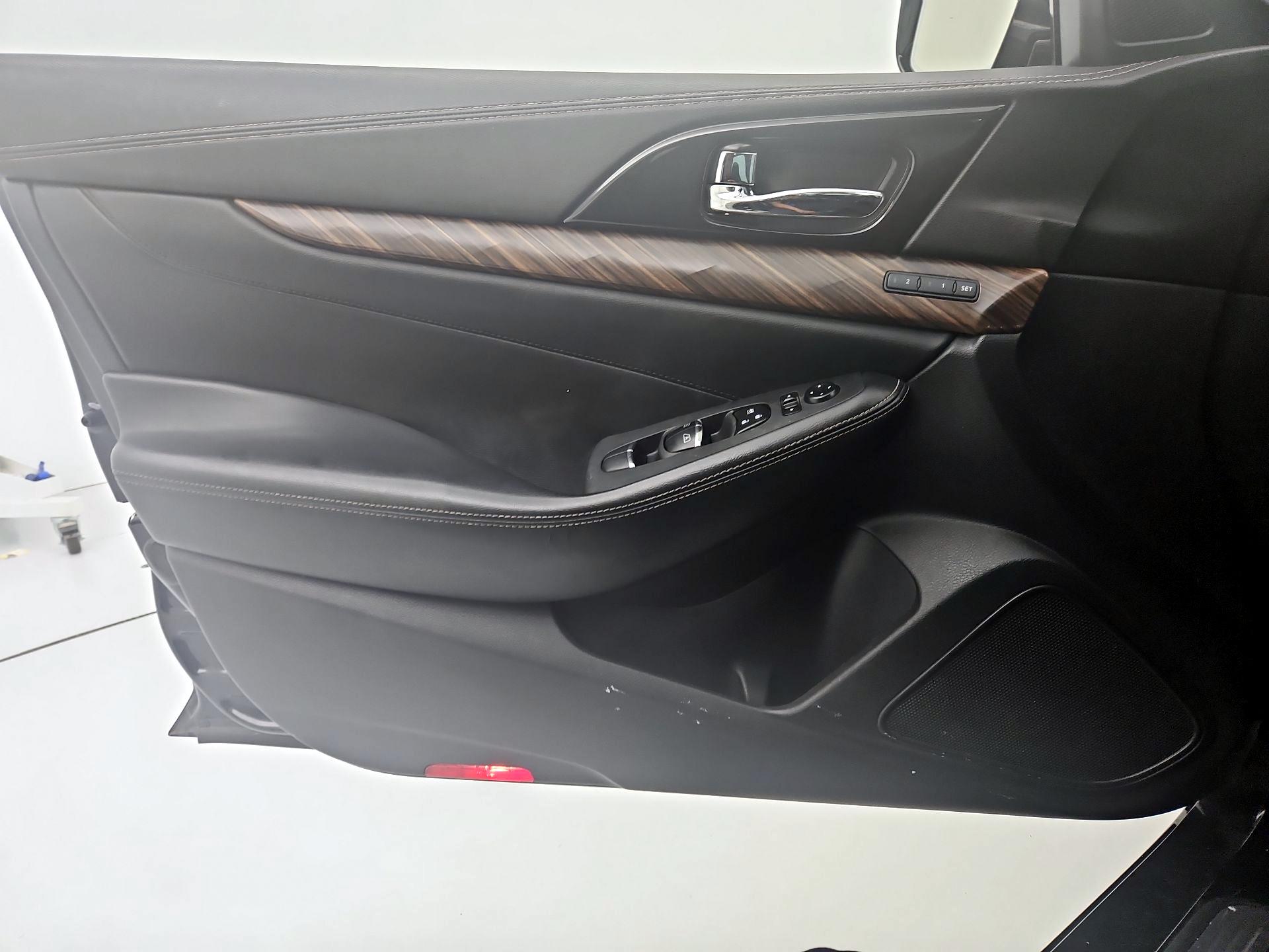Thumbnail: 2016 Nissan Maxima - 12