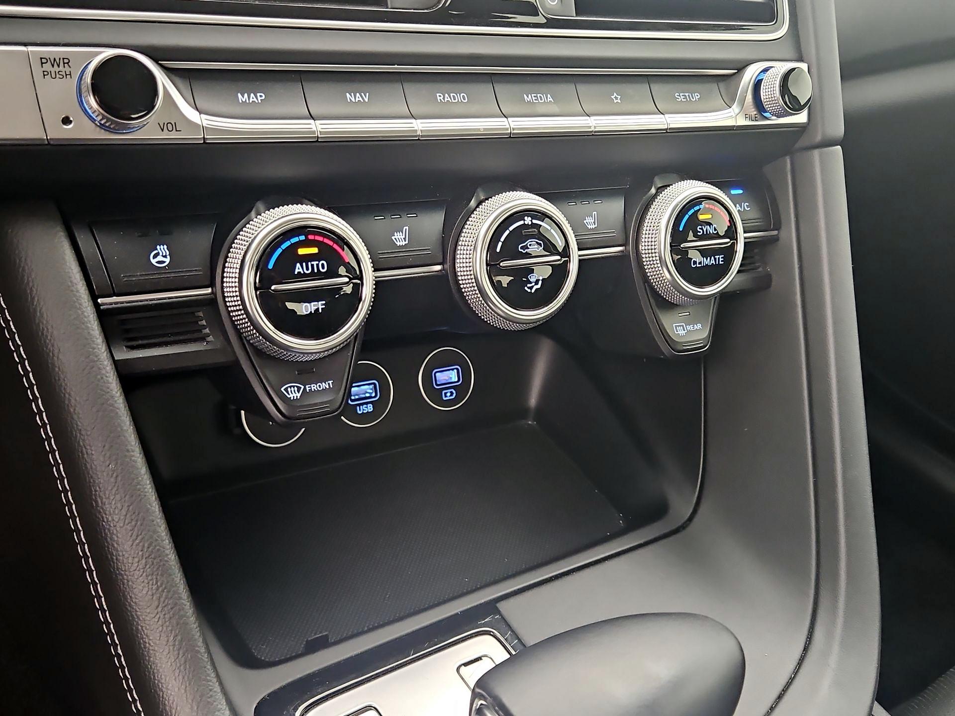 Thumbnail: 2023 Genesis G70 - 17