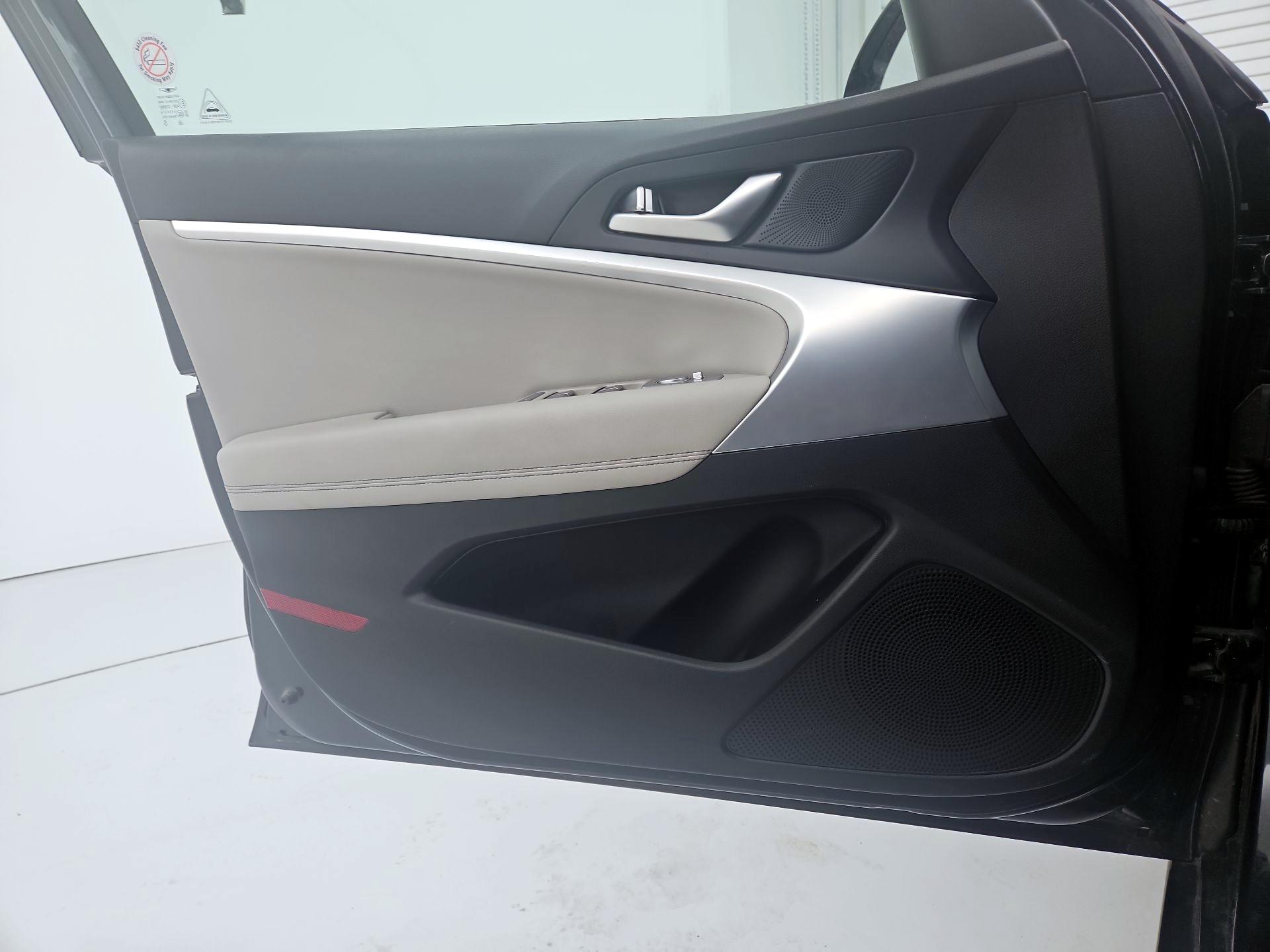Thumbnail: 2023 Genesis G70 - 10