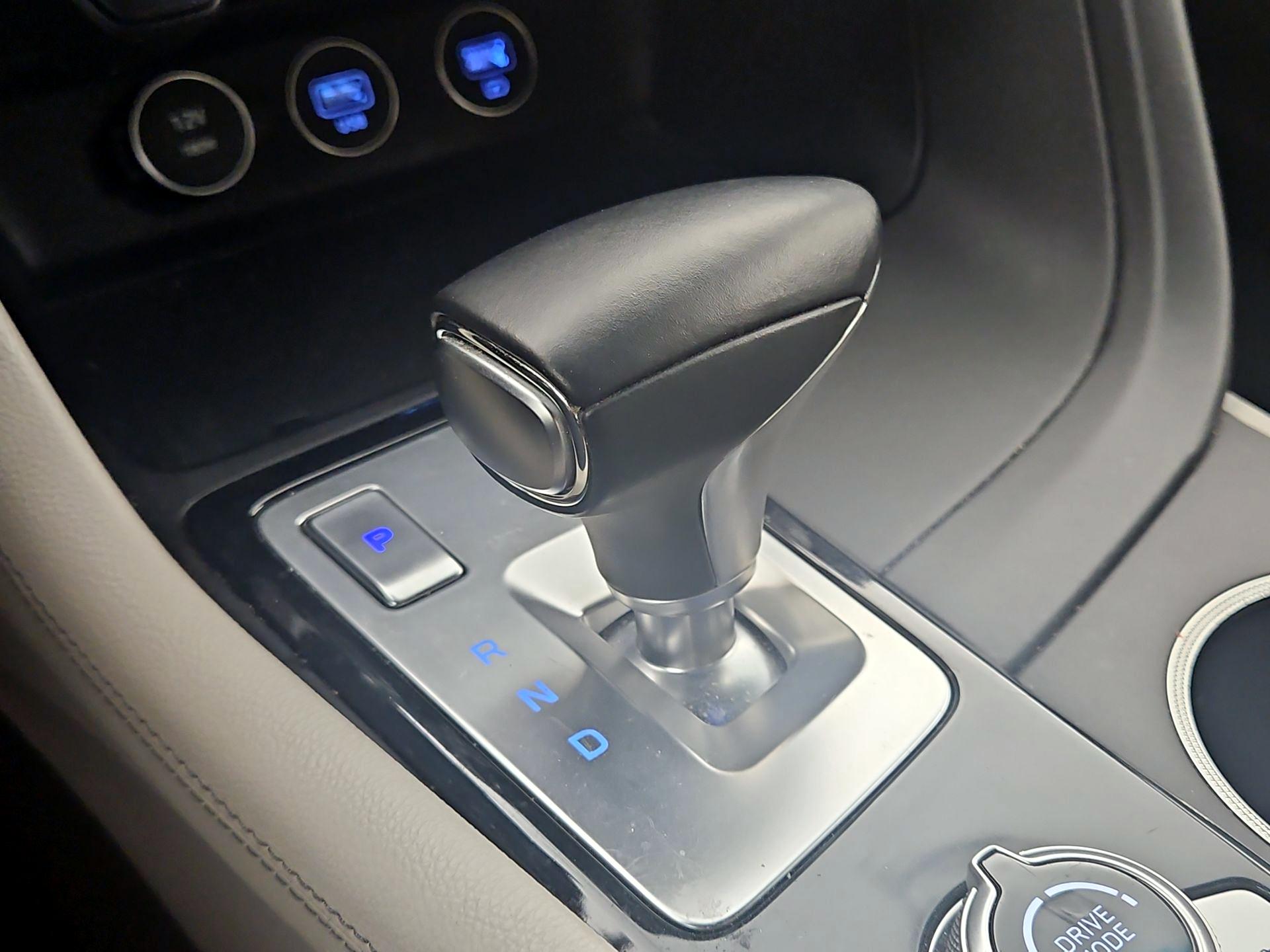 Thumbnail: 2023 Genesis G70 - 16