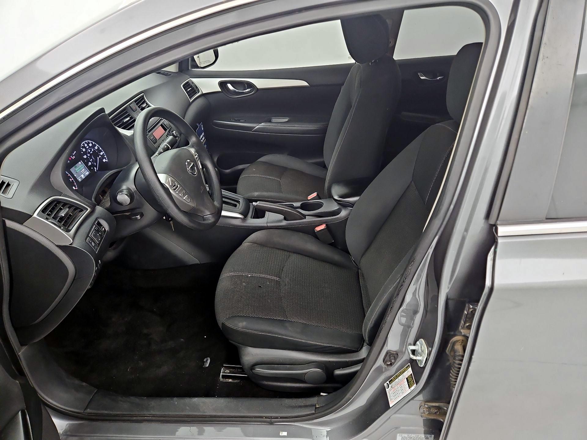 Thumbnail: 2016 Nissan Sentra - 11