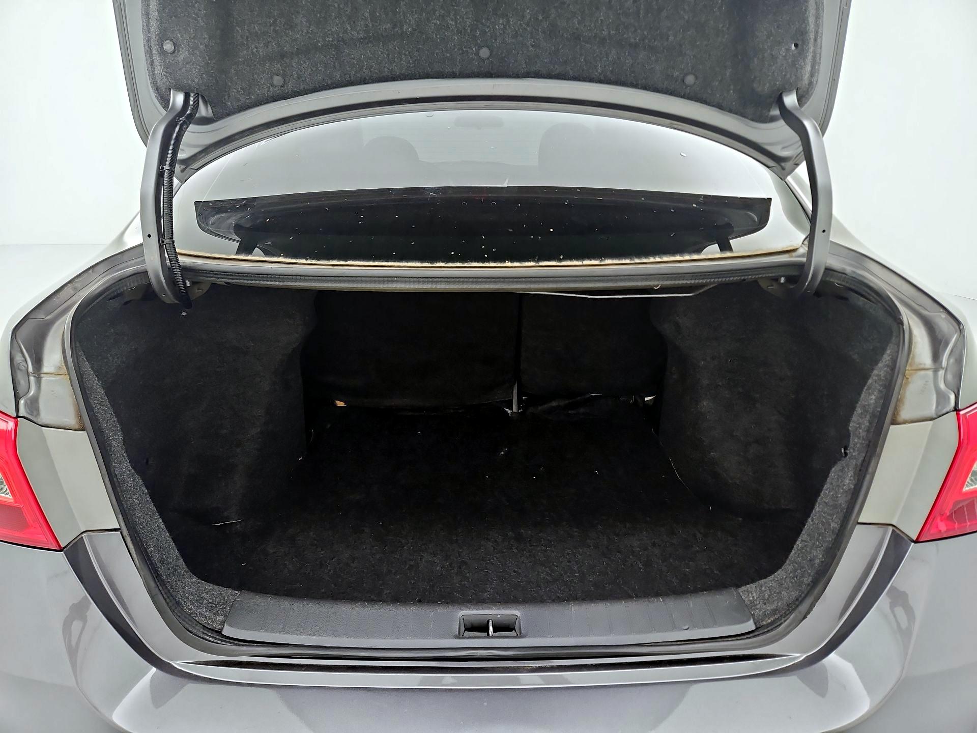 Thumbnail: 2016 Nissan Sentra - 19