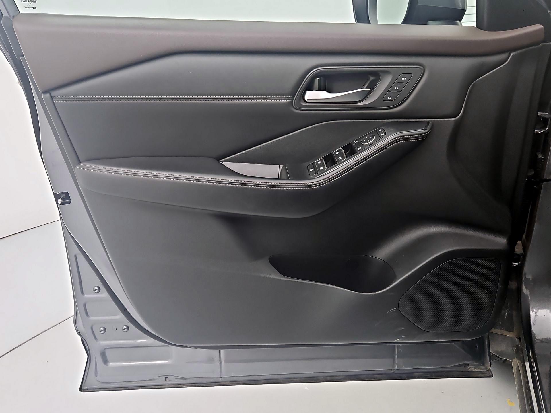 Thumbnail: 2023 Nissan Rogue - 12