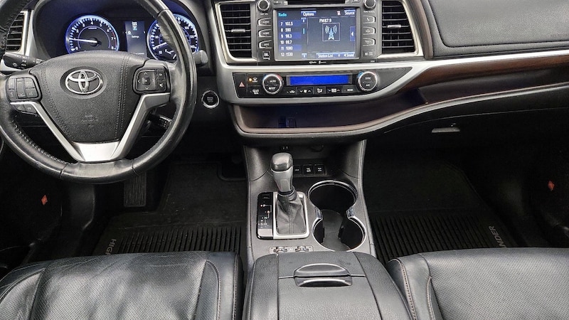 2015 Toyota Highlander Limited 9