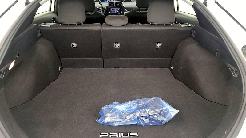 2021 Toyota Prius LE 18