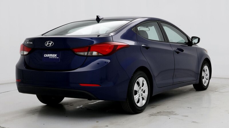 2016 Hyundai Elantra SE 8