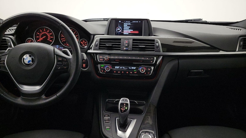 2017 BMW 3 Series 330xi 9