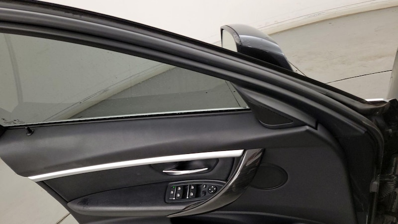2017 BMW 3 Series 330xi 12