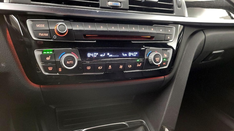 2017 BMW 3 Series 330xi 16