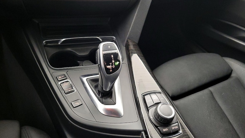 2017 BMW 3 Series 330xi 17
