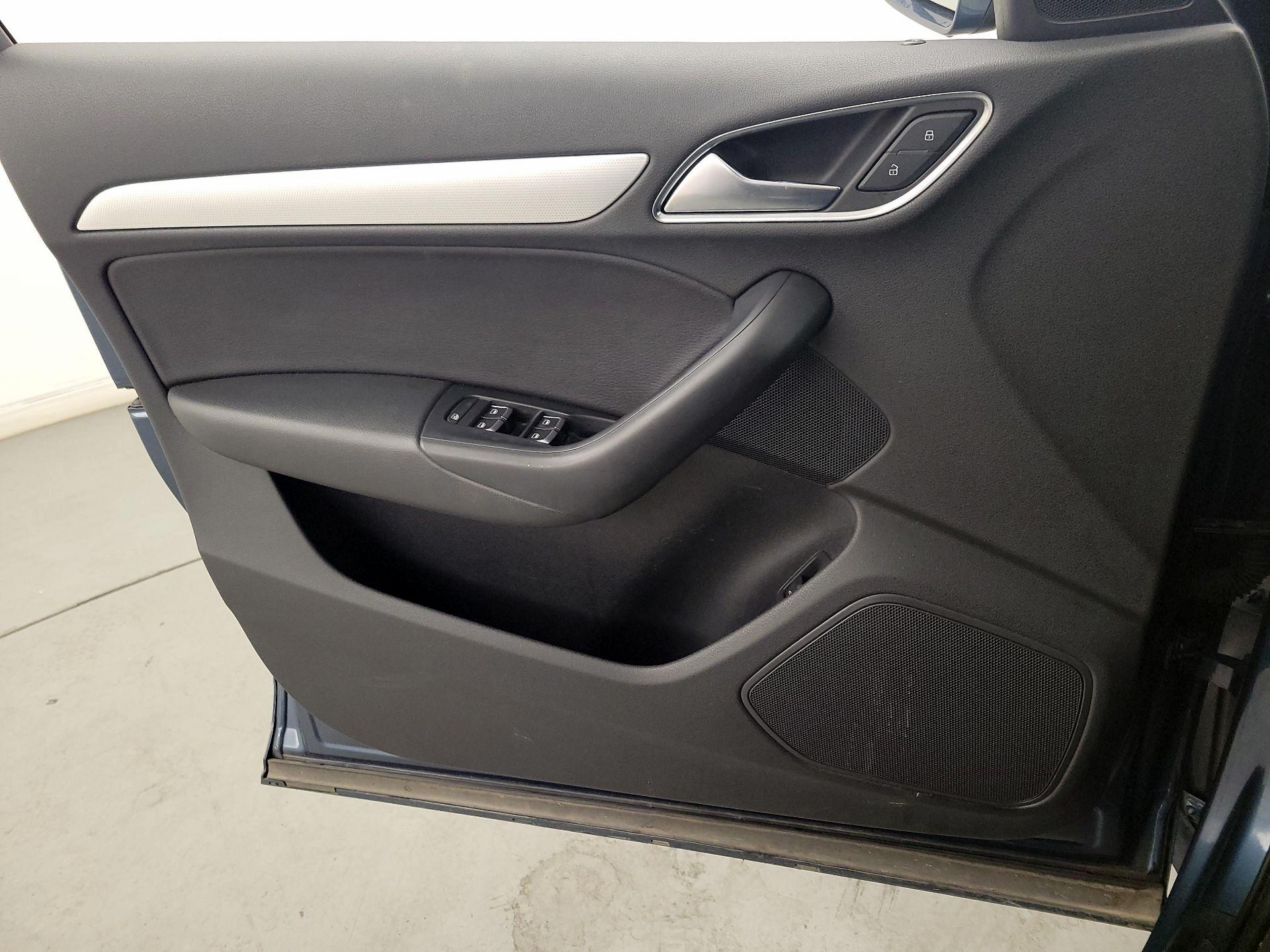 Thumbnail: 2016 Audi Q3 - 12