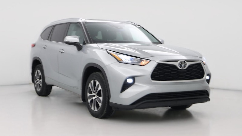 2020 Toyota Highlander XLE Hero Image
