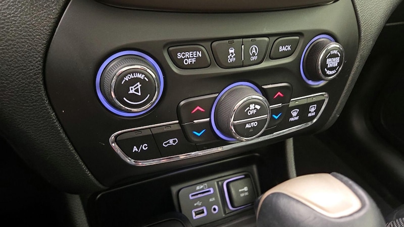 2016 Jeep Cherokee Limited Edition 16