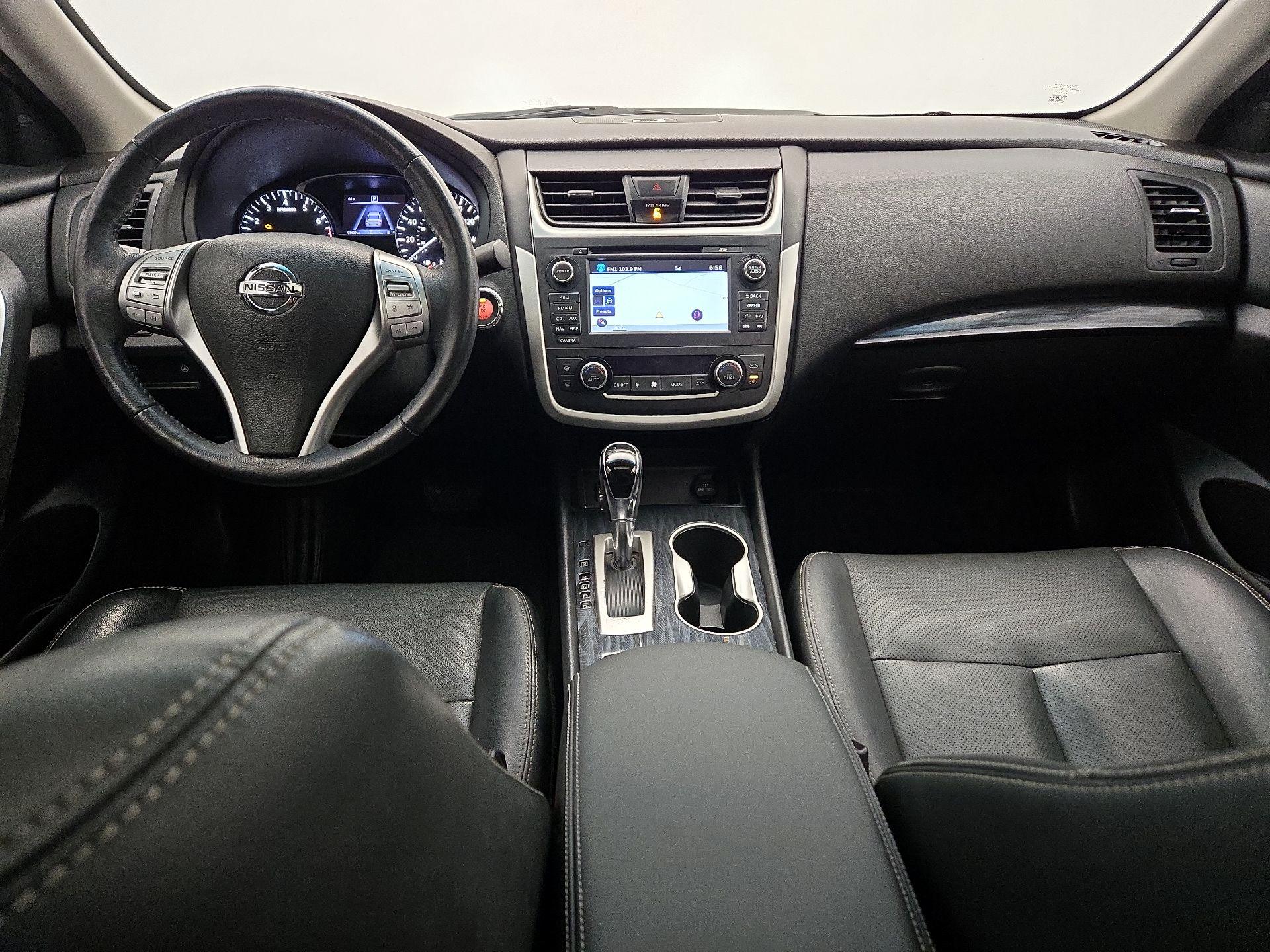 Thumbnail: 2016 Nissan Altima - 9