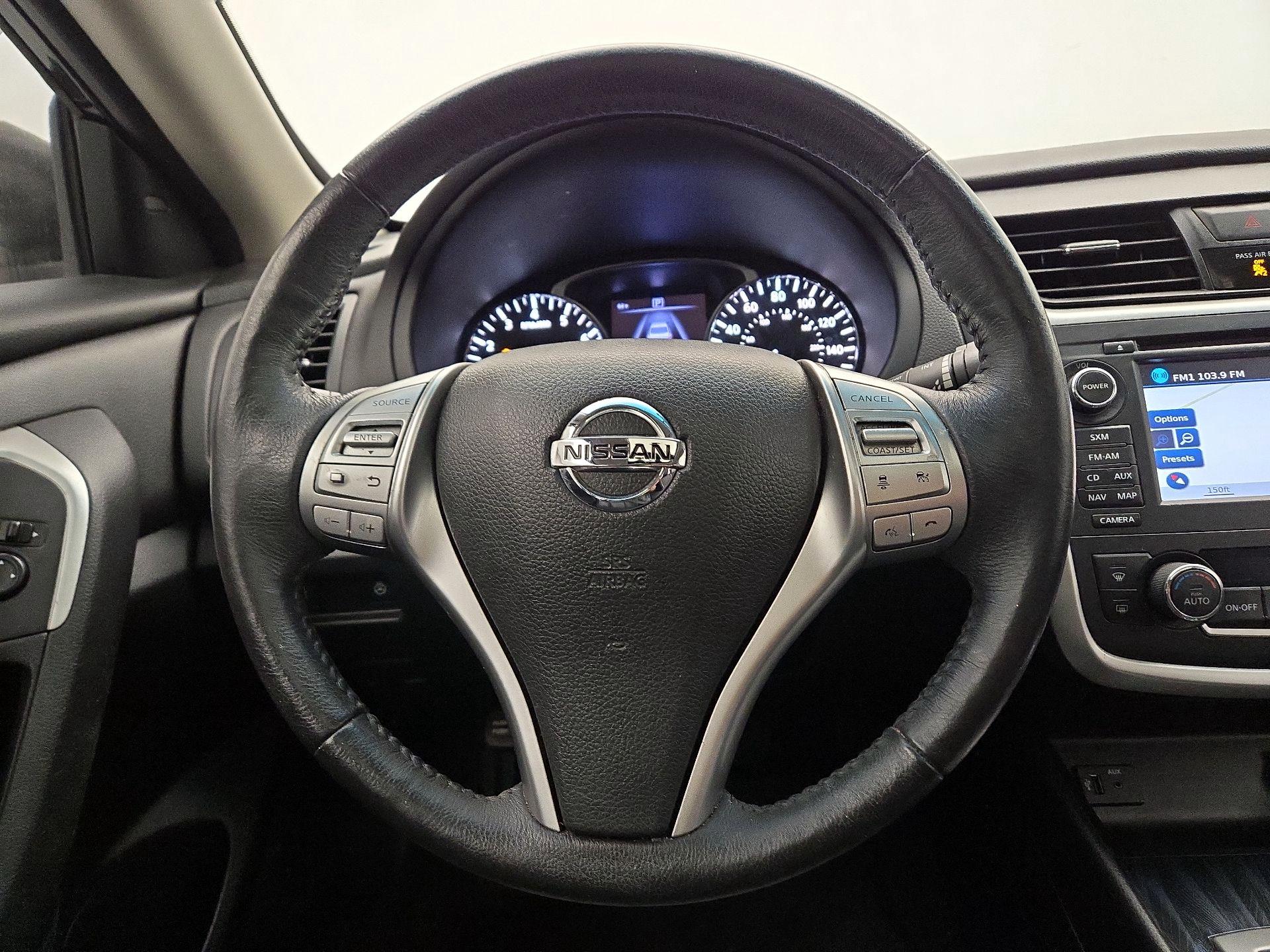 Thumbnail: 2016 Nissan Altima - 10