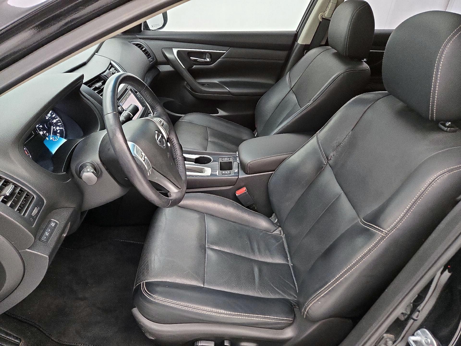 Thumbnail: 2016 Nissan Altima - 11