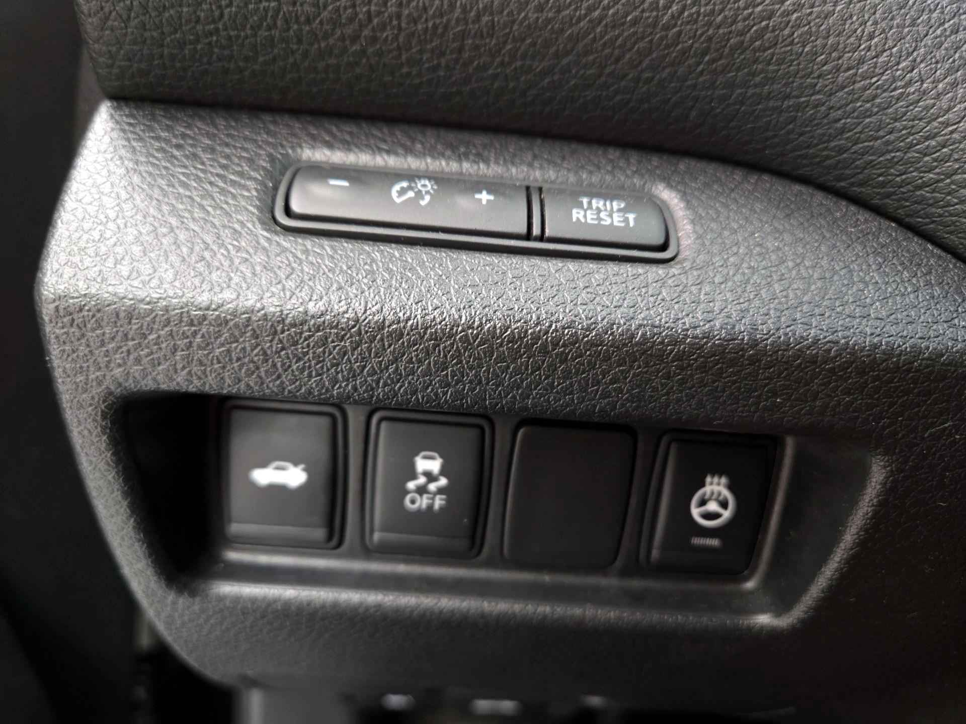 Thumbnail: 2016 Nissan Altima - 13